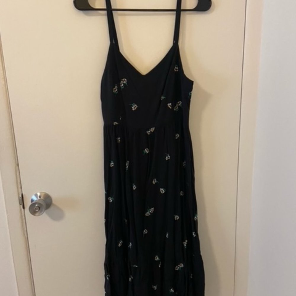 Women's Old Navy Cami Dress, size M, black with daisy floral design